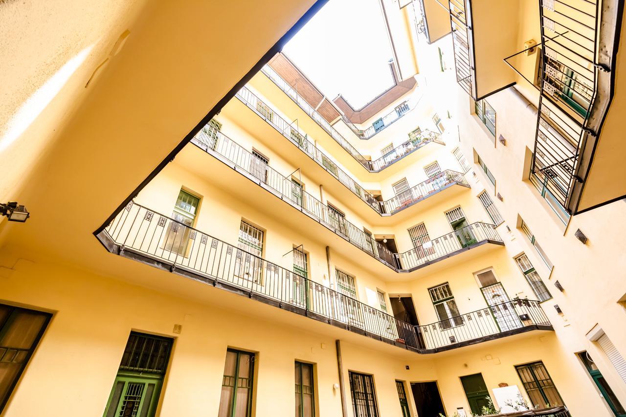 Mickey'S Flat Close To Budapest Whale Apartment Ngoại thất bức ảnh