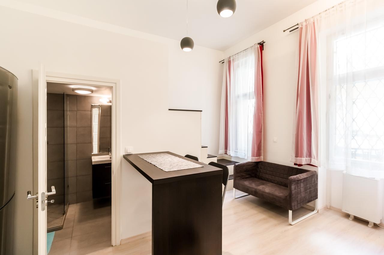 Mickey'S Flat Close To Budapest Whale Apartment Ngoại thất bức ảnh